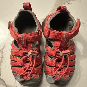 Keen, toddler size 9